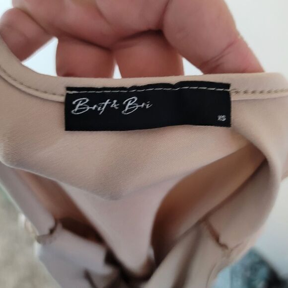 🎄5/$25🎄BRIT & BRI Tank Top - Picture 4 of 5
